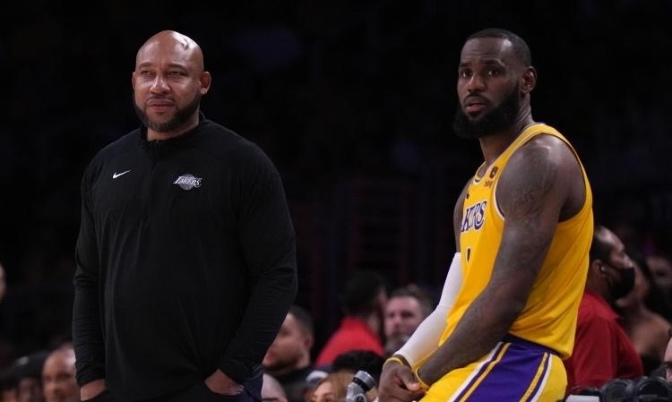  猛龙主帅因战绩不佳遭解雇  