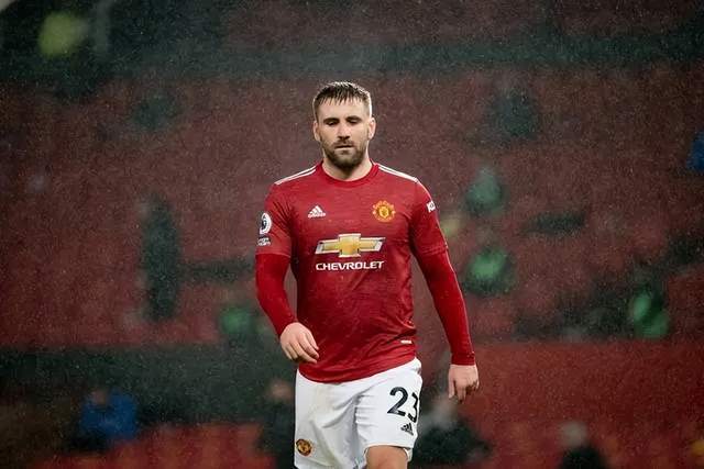  滕哈赫变阵收奇效，曼联终结三轮不胜颓势  