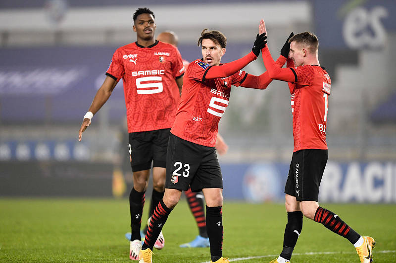  雷恩青年军掀翻老牌劲旅圣埃蒂安  