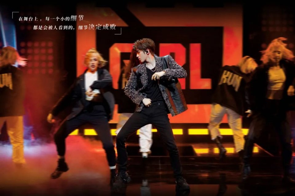  亚特兰大青春组合默契连线，连续短传渗透撕破防线